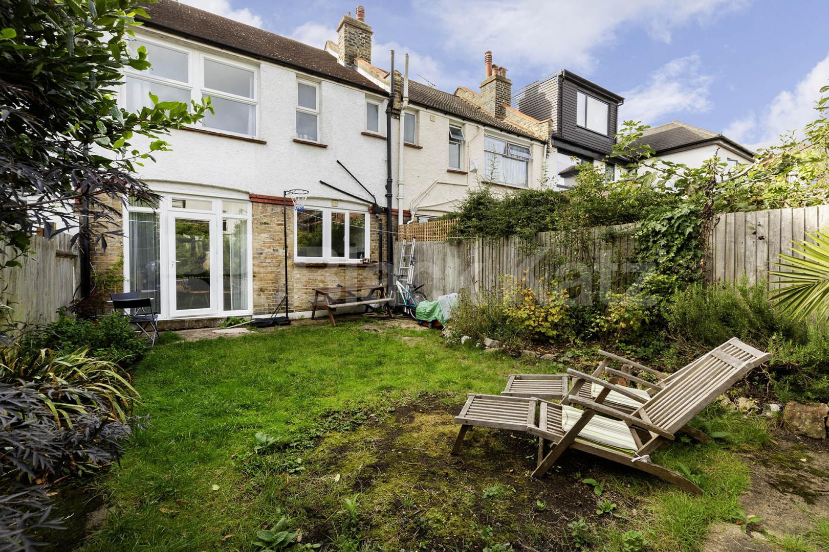 beautiful 3/4 bedroom house that will make the ideal home for a family Fairlawn Ave, East Finchley 